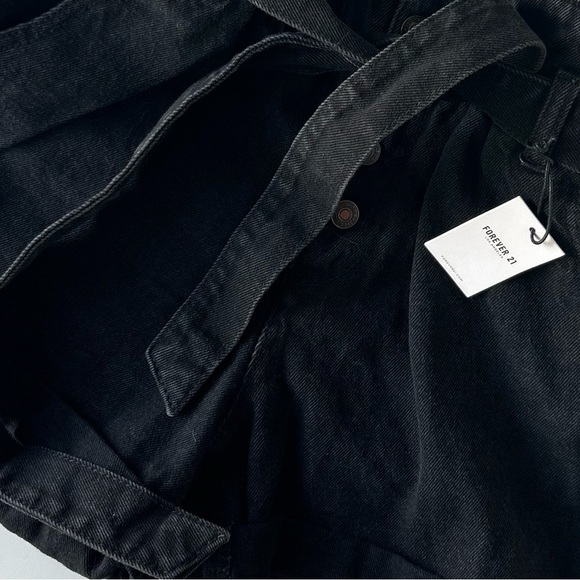 NWT forever 21 black jean paperbag belted shorts - Picture 4 of 10